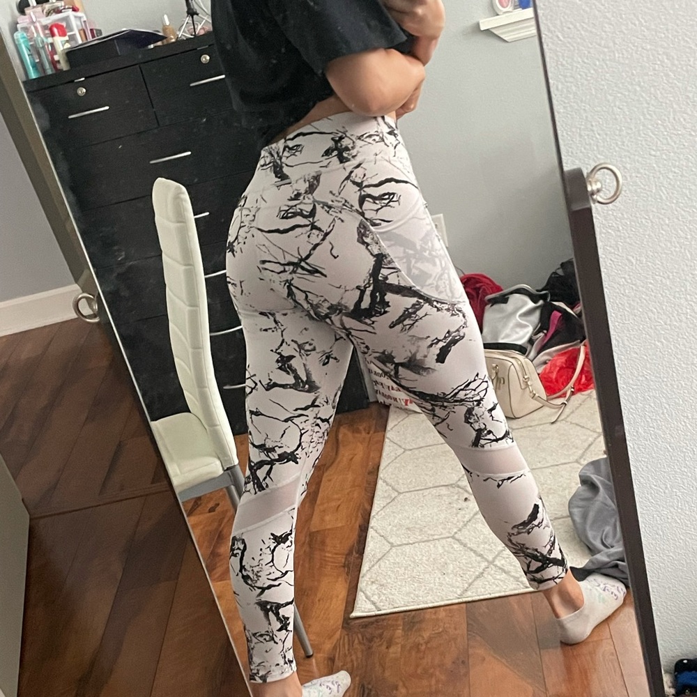 Pocket Mesh Leggings